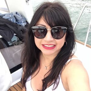 Meet your Posher, Karoll